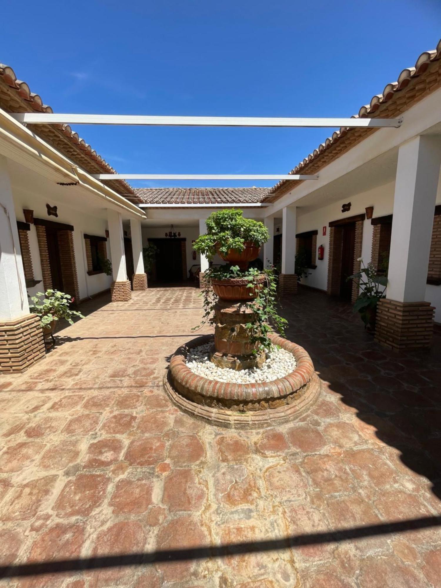 ホテル La Hacienda Del Marquesado Albunan エクステリア 写真